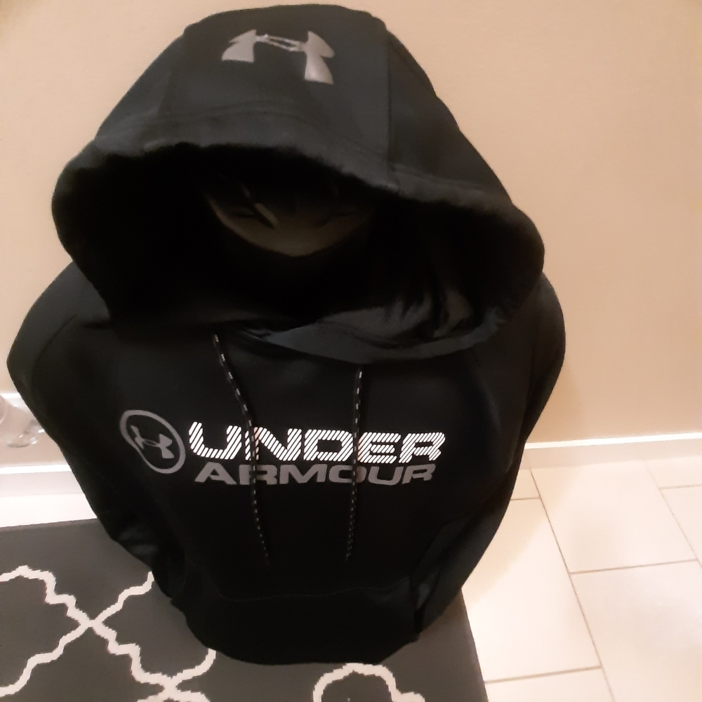 Under Armour - Picture 2 of 6